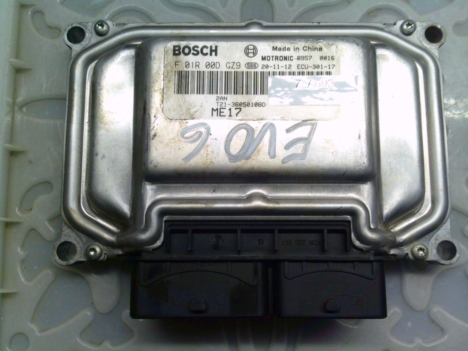 7-692 Centralina Motore Bosch F 01R 00D GZ9 F01R00DGZ9 T21-3605010BD 2AN ME17 Evo Benzina / Gpl 6 7-692 Centralina Motore Bosch F 01R 00D GZ9 F01R00DGZ9 T21-3605010BD 2AN ME17 Evo Benzina / Gpl 6