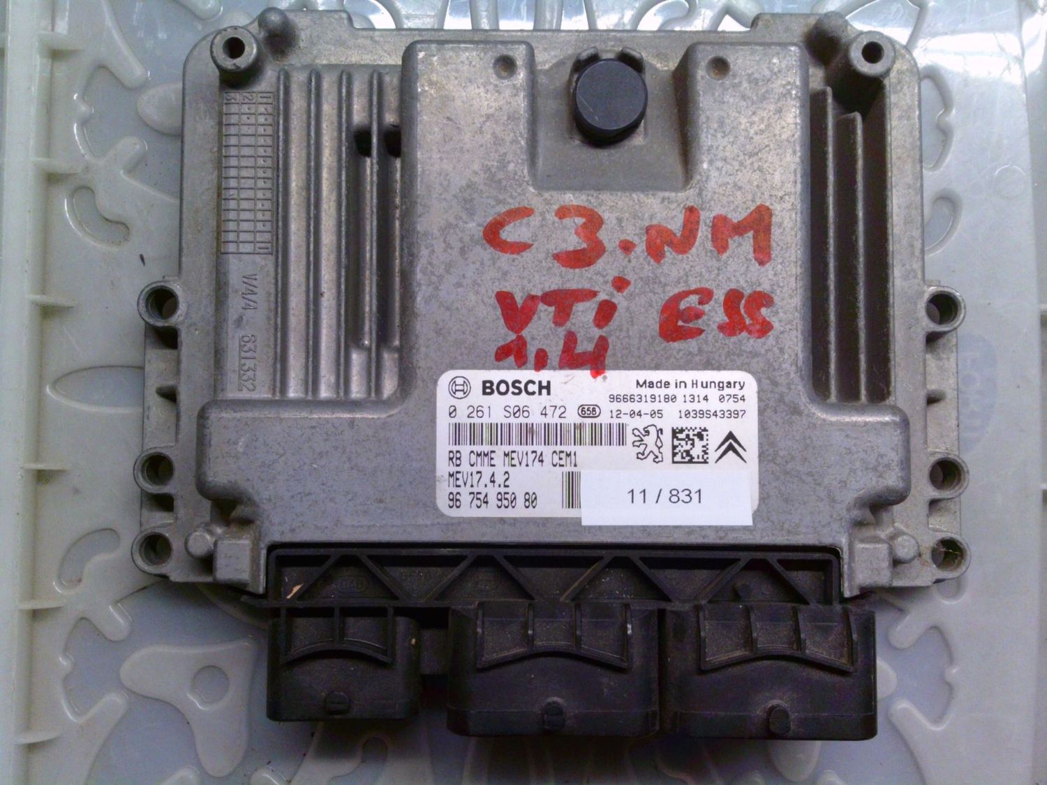 11-831 Centralina Motore Bosch 0 261 S06 472 0261S06472 96 754 950 80 1039S43397 MEV17.4.2 Citroen / Peugeot Benzina Varie 11-831 Centralina Motore Bosch 0 261 S06 472 0261S06472 96 754 950 80 1039S43397 MEV17.4.2 Citroen / Peugeot Benzina Varie