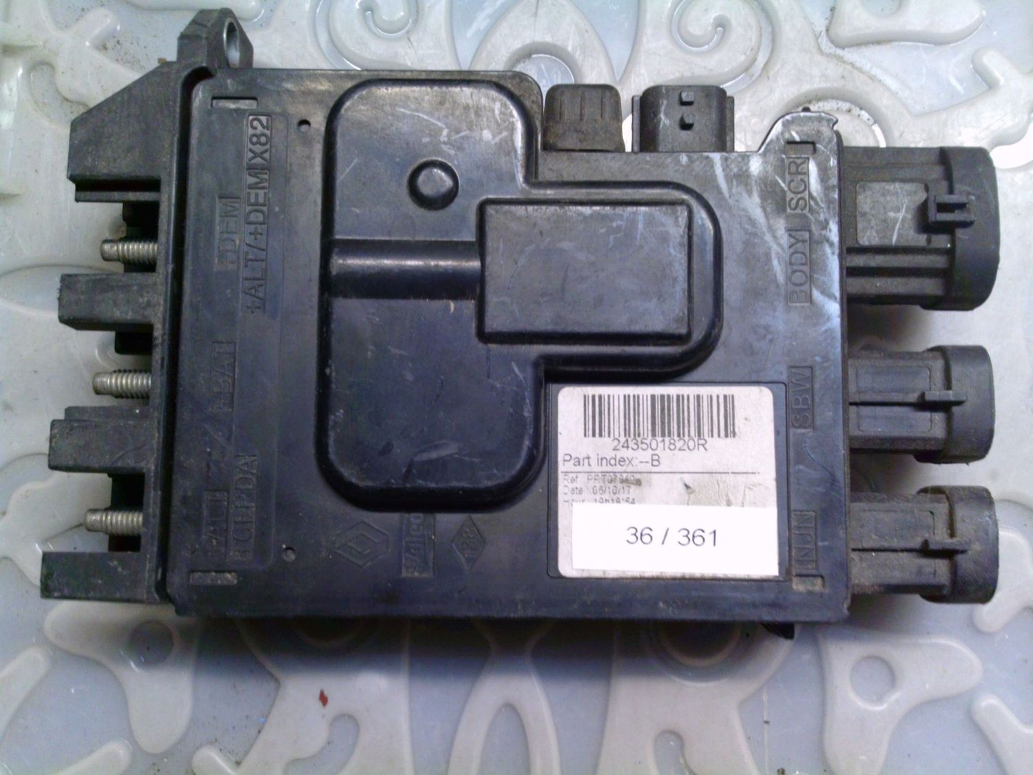 36-361 Terminale della Batteria Renault 243501820R Renault Trafic 36-361 Terminale della Batteria Renault 243501820R Renault Trafic