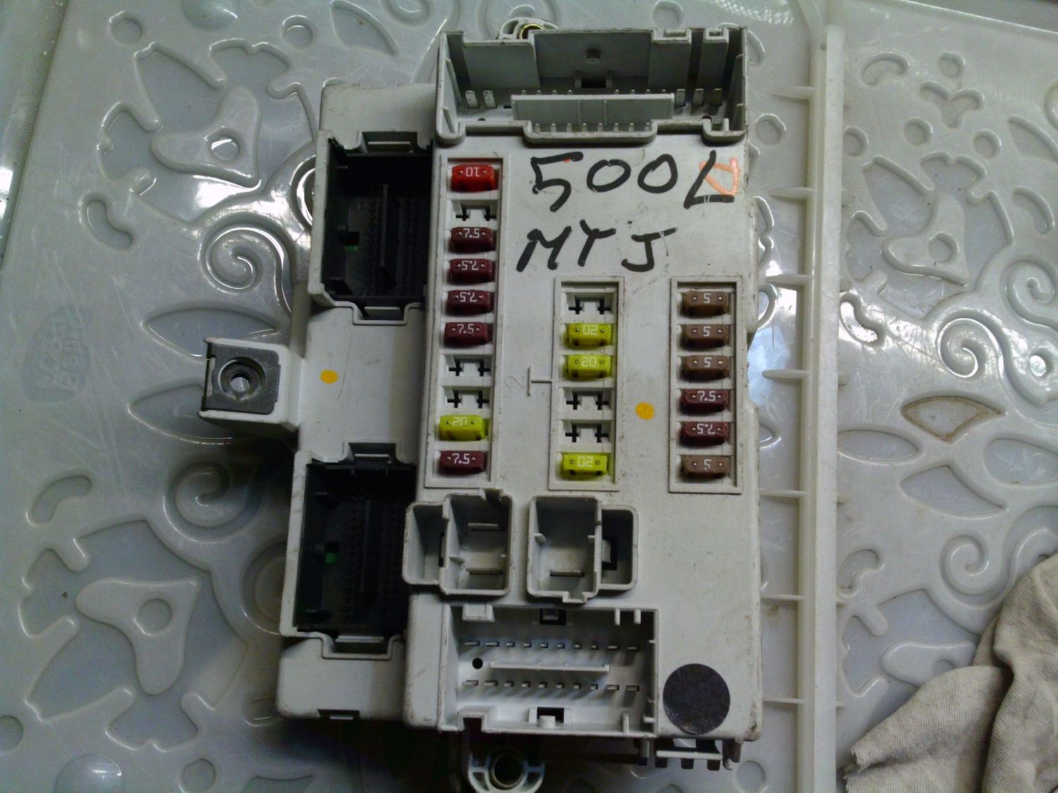 50-886 Body Computer Mopar 52032038   BCM 330I.13 RX2BCML7   Fiat Diesel 500