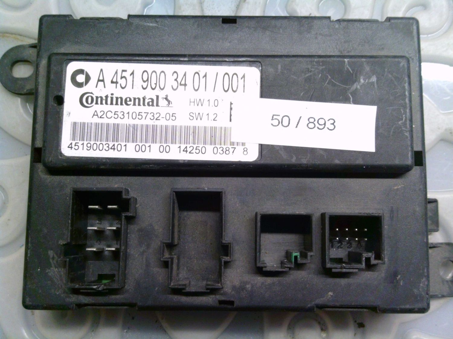 50-893 Body Computer Continental A2C53105732-05 A2C5310573205 A 451 900 34 01 / 001 HW1.0 SW1.2 Smart 451 50-893 Body Computer Continental A2C53105732-05 A2C5310573205 A 451 900 34 01 / 001 HW1.0 SW1.2 Smart 451
