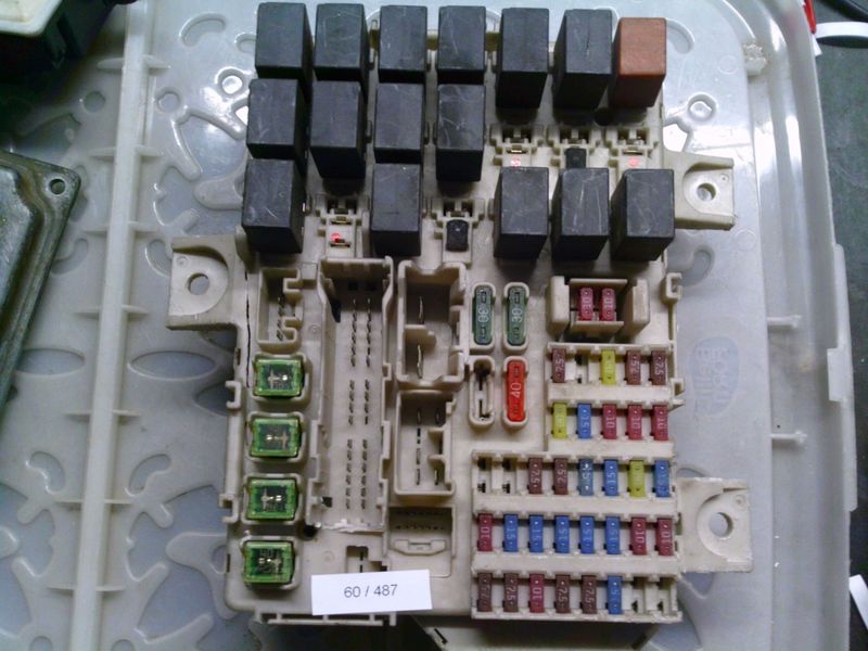60-487 Scatola Fusibili Lear 021A 4C05 021A4C05 1791 0A1    Mitsubishi  Colt