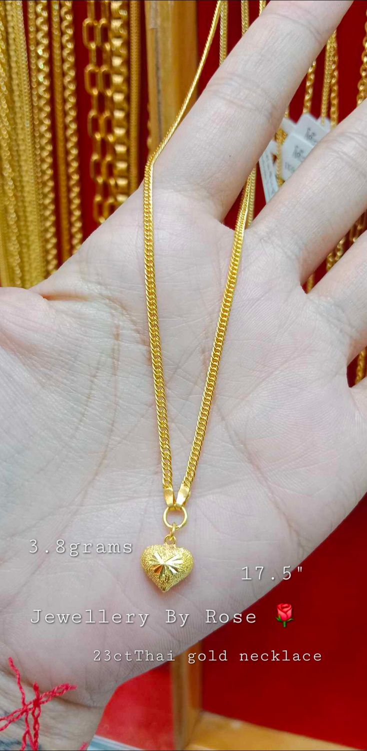 Classic gold heart necklace