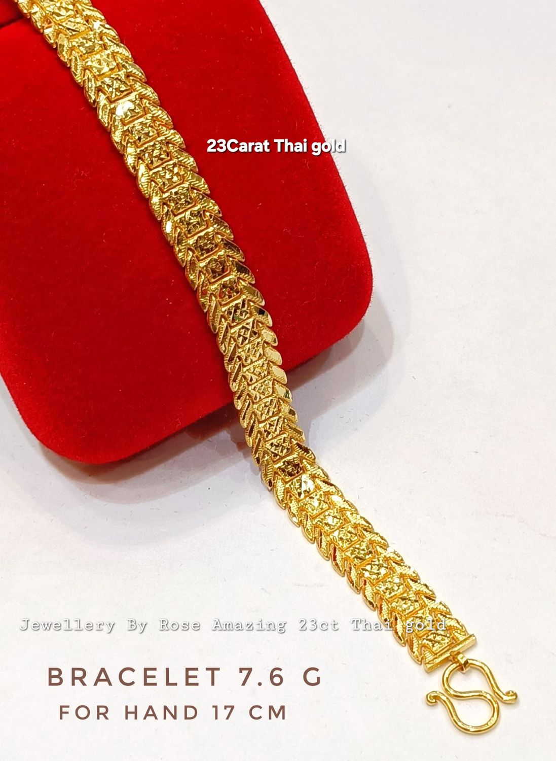 Modern style gold bracelet