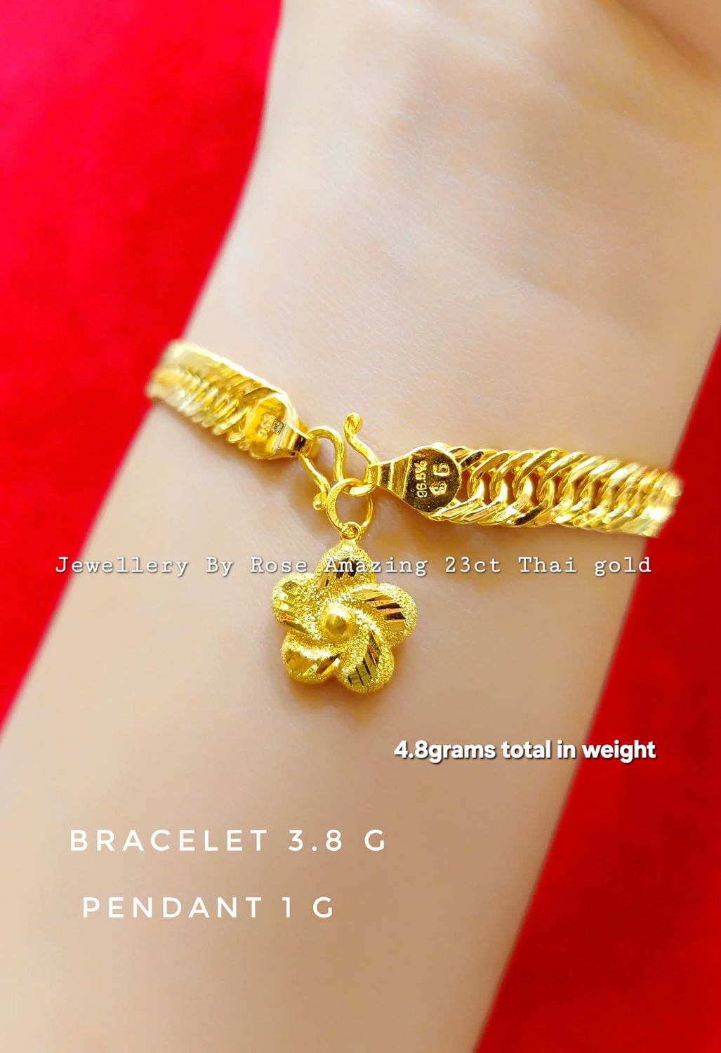 Classic  Gold  flower Bracelet.