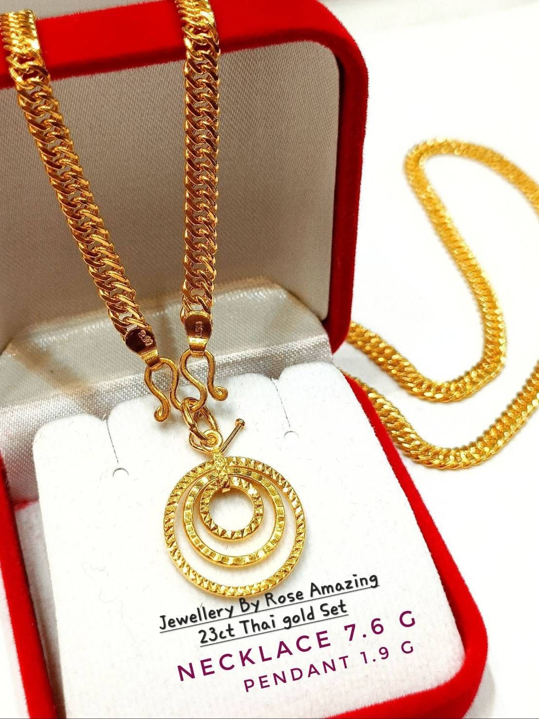 Fashionable gold Necklace Set
