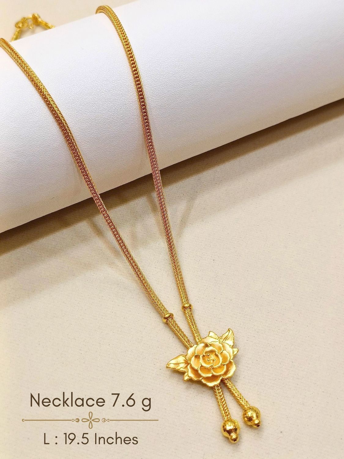 Iconic limited edition Rose Necklace 🌹🌹🌹