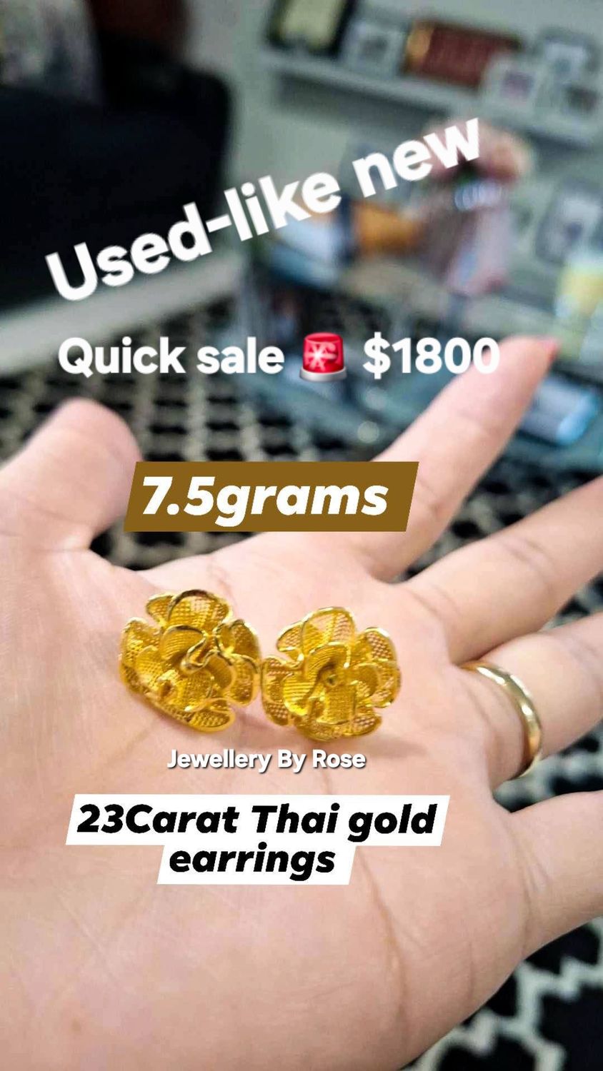 Classic Gold  flower Earrings