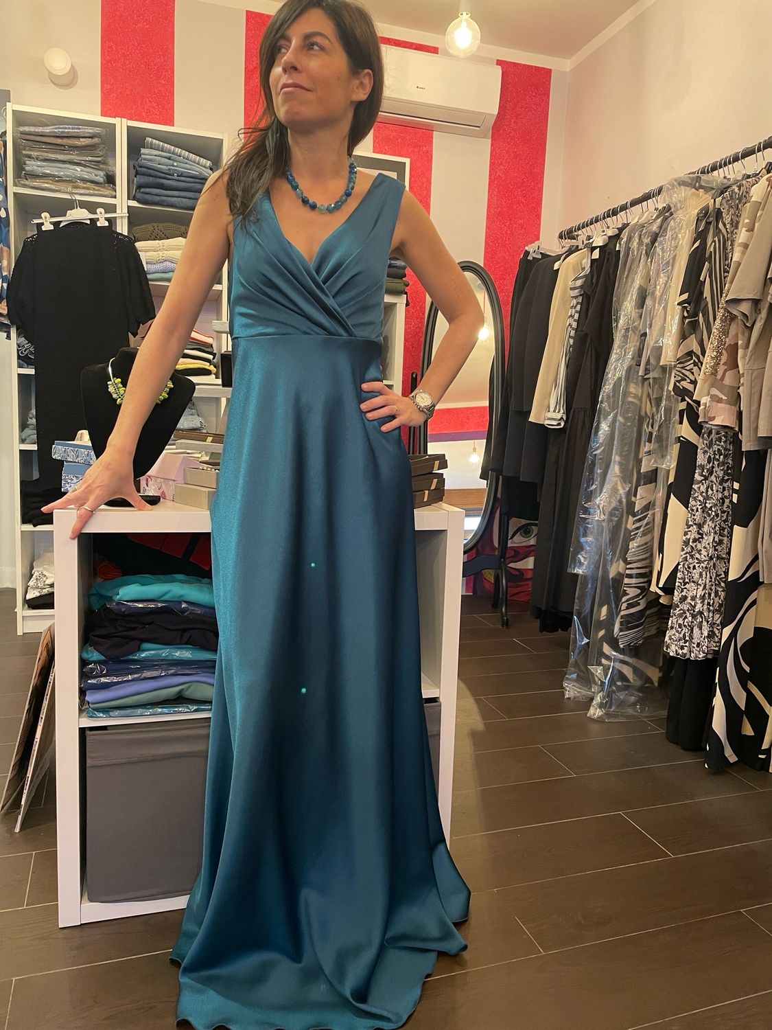 Abito elegante  Rinascimentoin tessuto semi-lucido