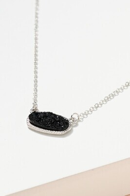 Black Oval Stone Charm Short Necklace With Stud Earrings