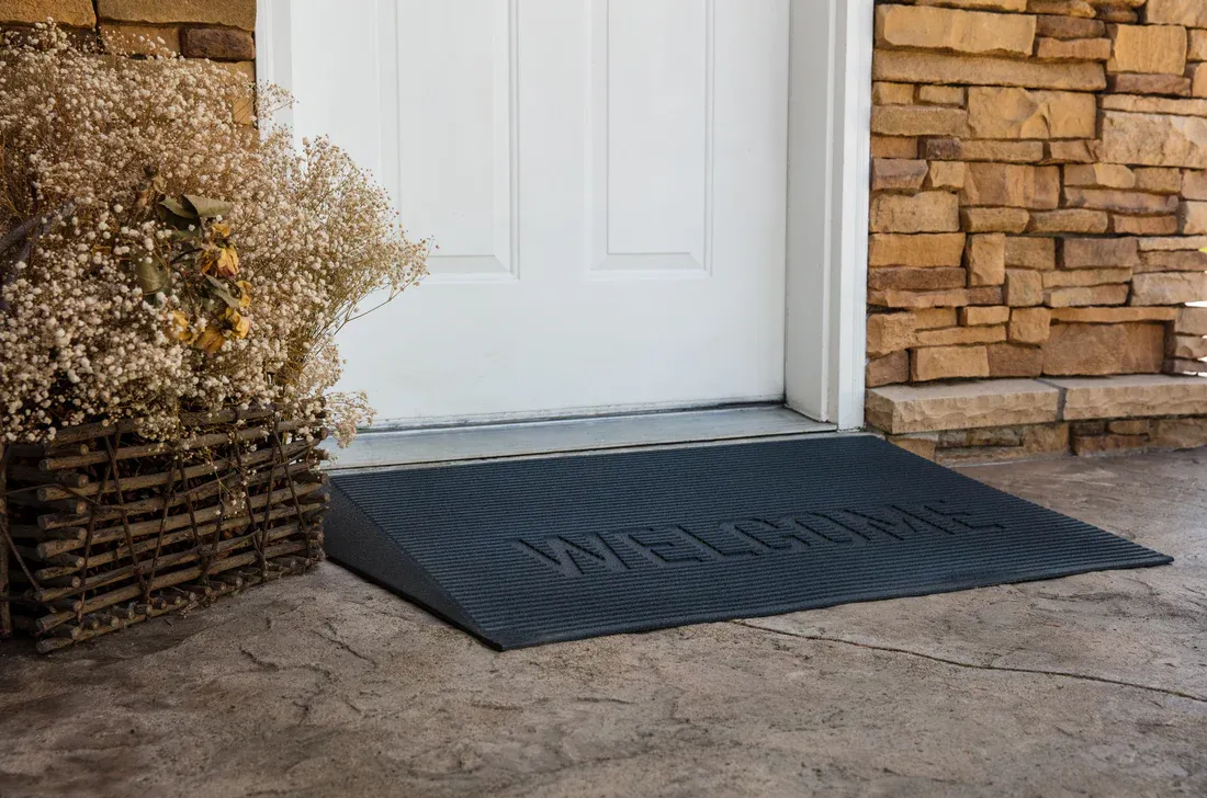 EZ-Access TRANSITIONS Angled Entry Mat