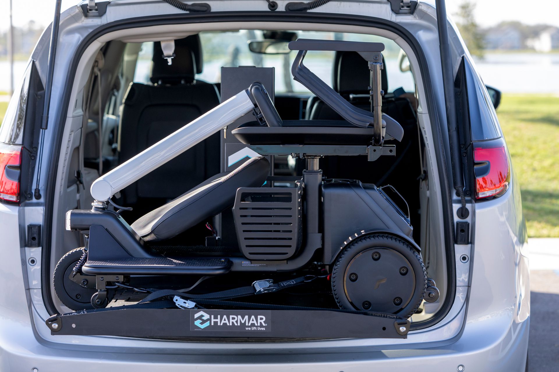 Harmar Hybrid Platform Lift - AL600 Classic