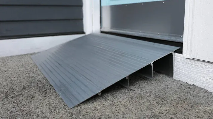 EZ-ACCESS TRANSITIONS® Modular Entry Ramp