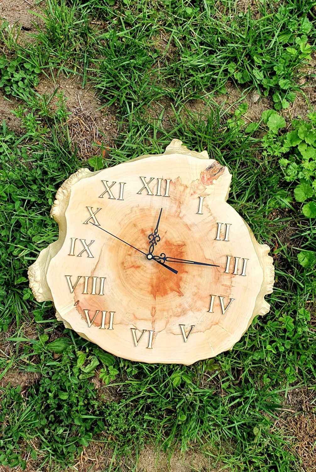 Wanduhr Ahorn hell