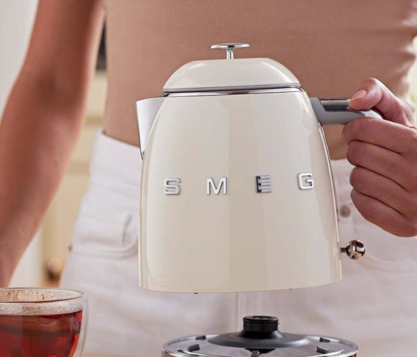 Mini bollitore Smeg crema