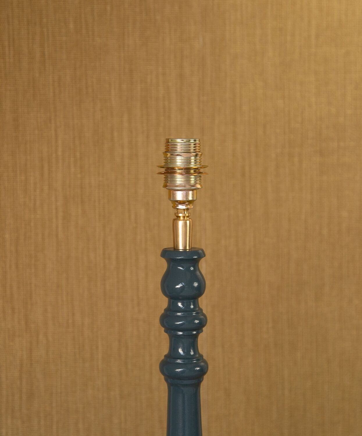LAURA - WOODEN HIGHGLOSS LACQUERED LAMPBASE MEDIUM