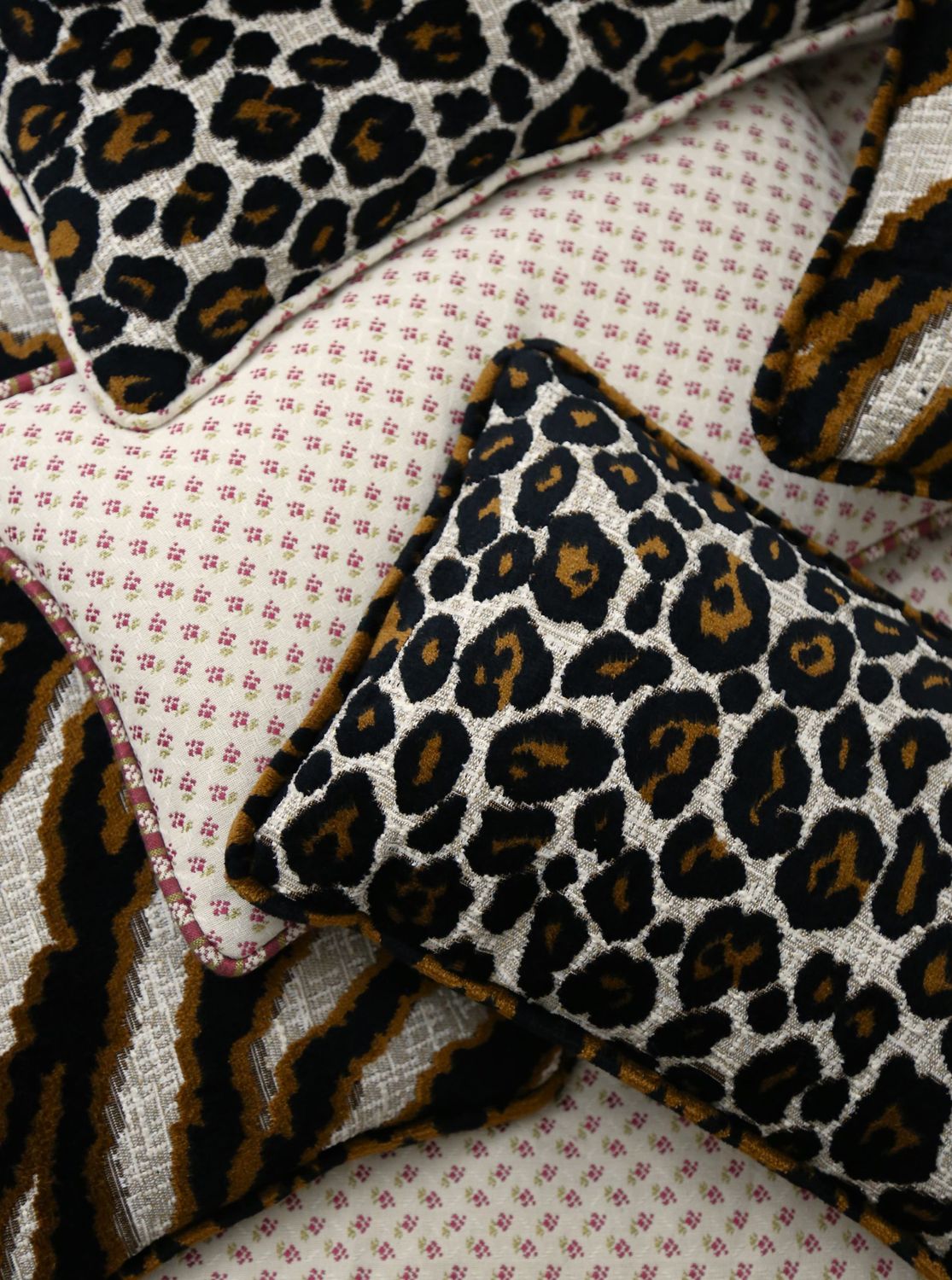 SIERKUSSEN 'LEOPARD' - VELVET JACQUARD VELVET PIPING