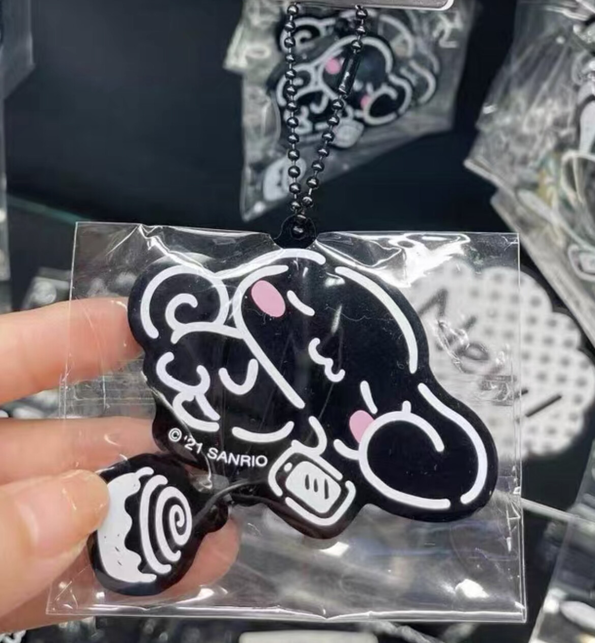 Sanrio三丽鸥黑魔法系列树脂钥匙扣挂件 / Black Magic Series Resin Charm By SANRIO, type: 玉桂狗 / Cinnamoroll