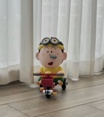 蜡笔小新手办 阿呆骑车款