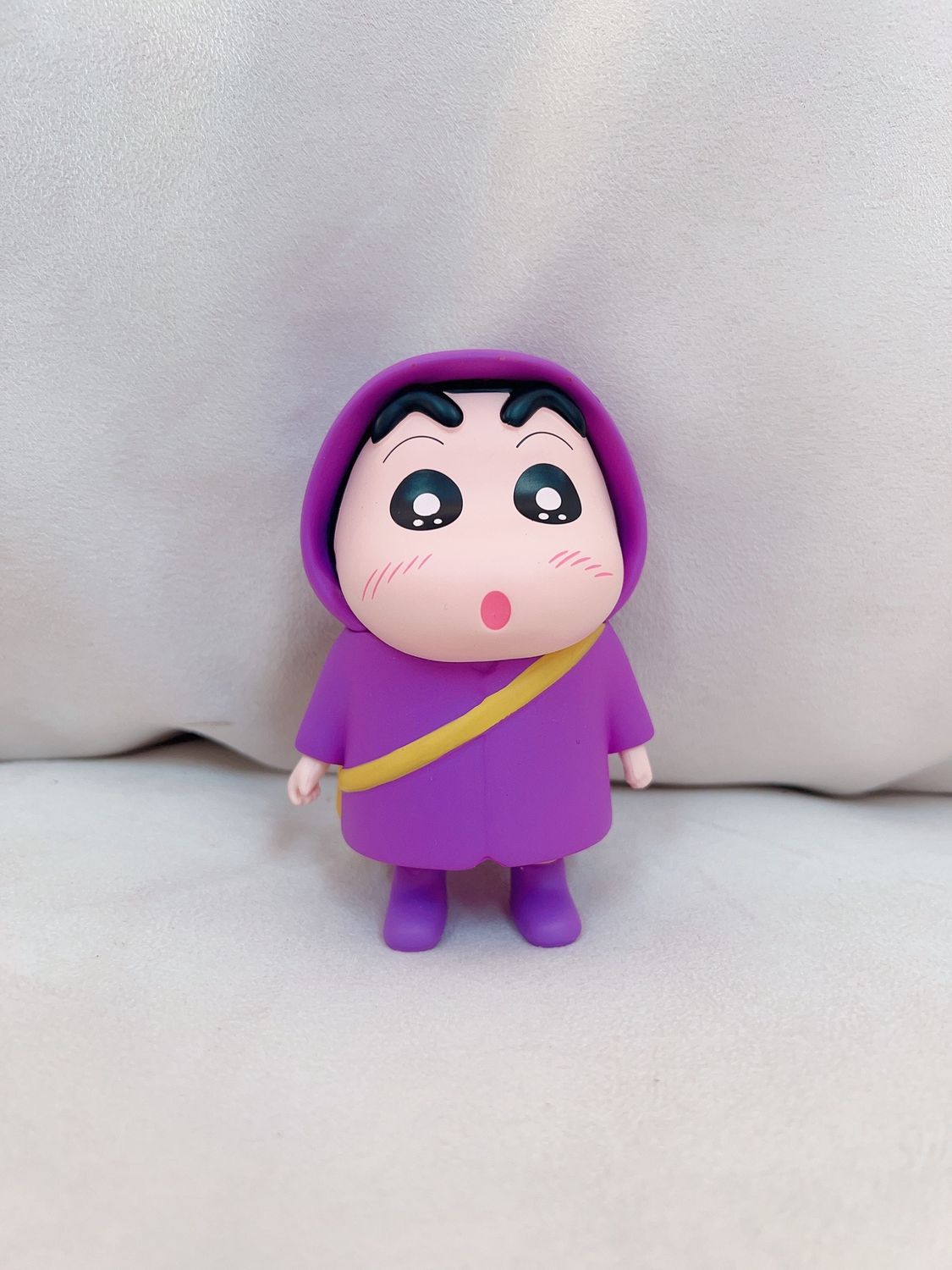蜡笔小新Q版手办 雨衣款 / Crayon Shin-chan Small Raincoat Figure, color: 紫色