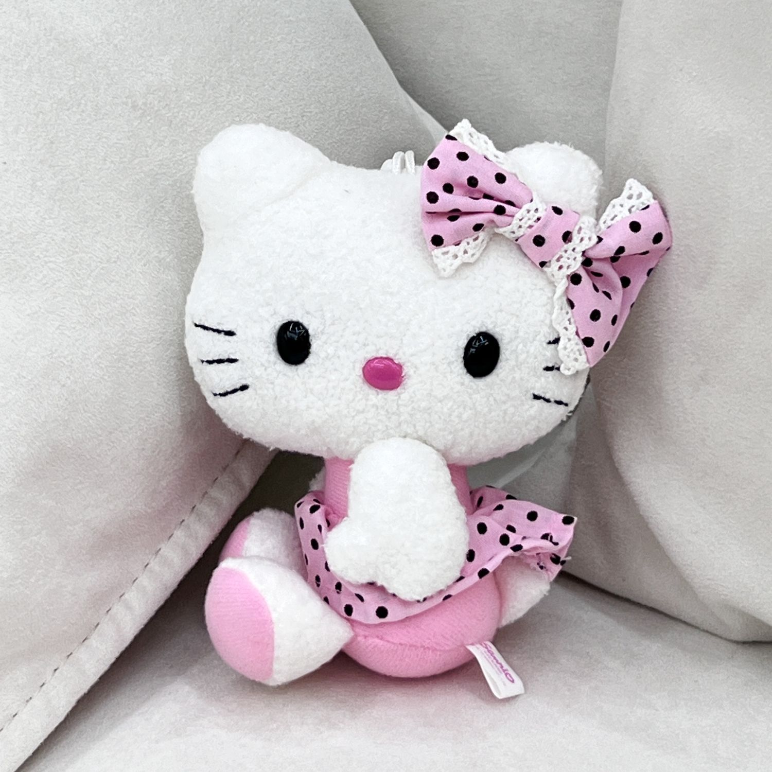 【新品】Sanrio三丽鸥常规系列挂件 HelloKitty 粉色波点裙