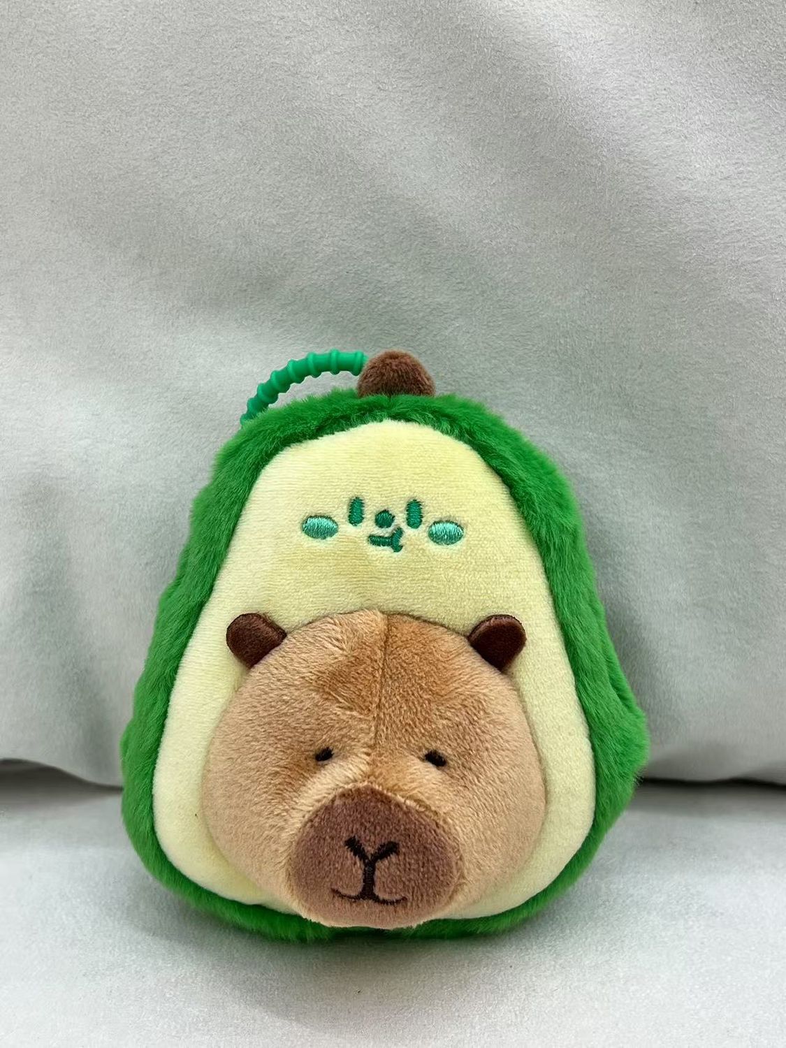 【新品】CAPYBARA卡皮巴拉 憨憨水豚挂件 牛油果