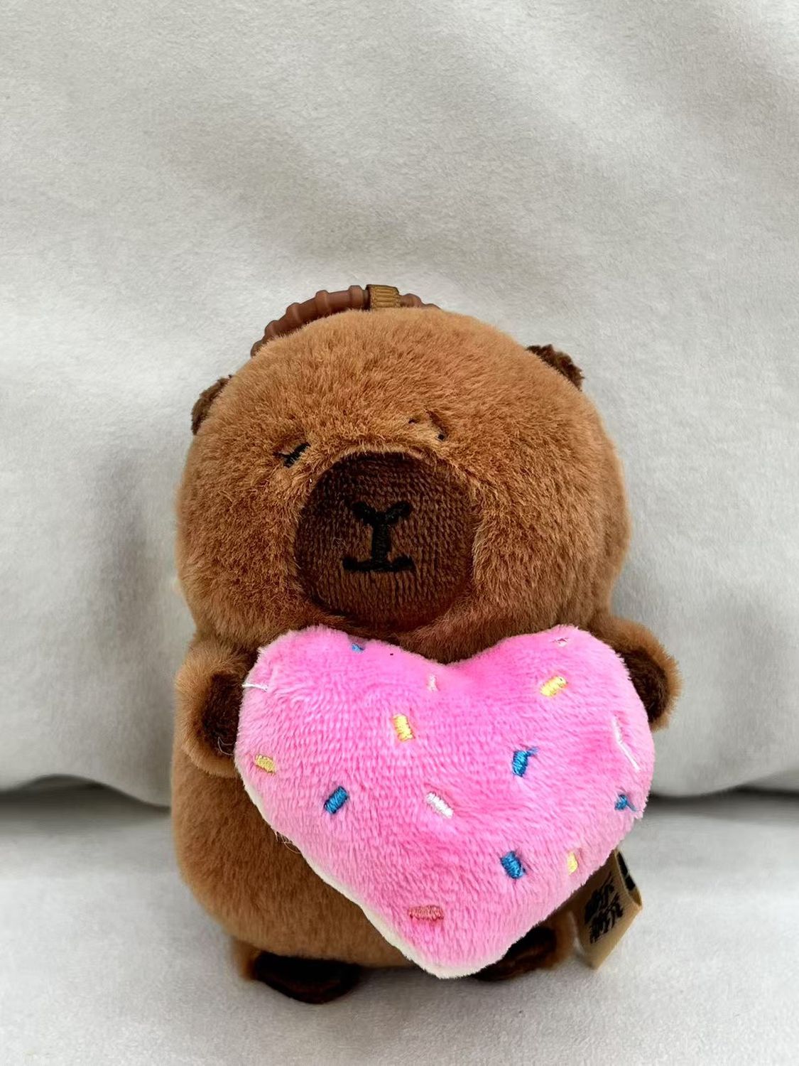 【新品】CAPYBARA卡皮巴拉 憨憨水豚挂件 甜甜圈