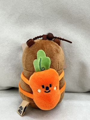 【新品】CAPYBARA卡皮巴拉 憨憨水豚挂件 胡萝卜背包