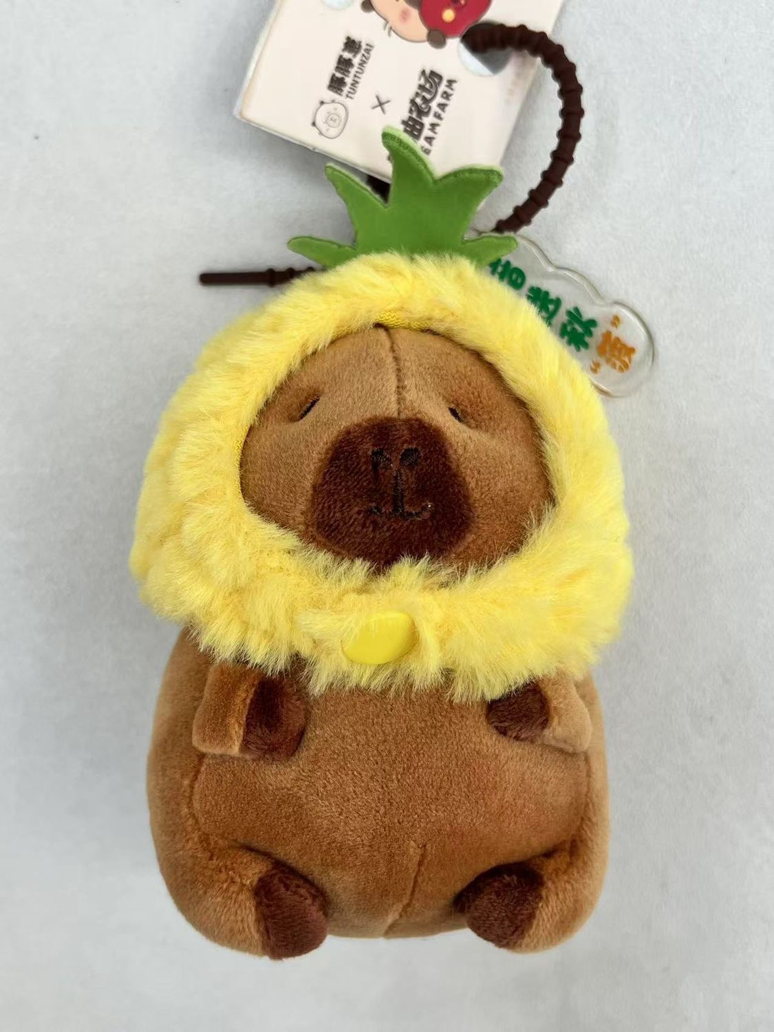 【新品】CAPYBARA卡皮巴拉 憨憨水豚挂件 菠萝头套
