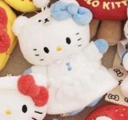 【新品上架】Sanrio三丽鸥HelloKitty X Me%挂件 白裙子