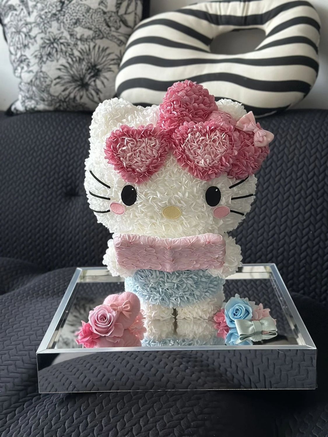 【人气现货】告白礼物Kitty系列永生花摆件 看书