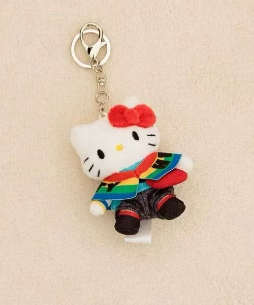 【新品上架】Sanrio三丽鸥HelloKitty X Me%挂件 斗篷款