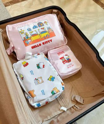 【新品上架】Sanrio三丽鸥洗漱包三件套 Hello Kitty/ Toiletry Bag By SANRIO