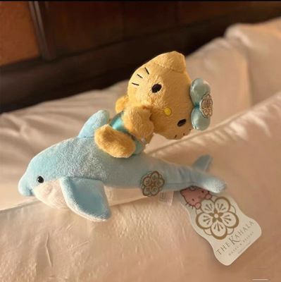 【新品上架】Sanrio三丽鸥夏威夷 X Kahala Hotel系列挂件 Hello Kitty海豚 / Hello Kitty Dolphin Keychain By SANRIO X KAHALA