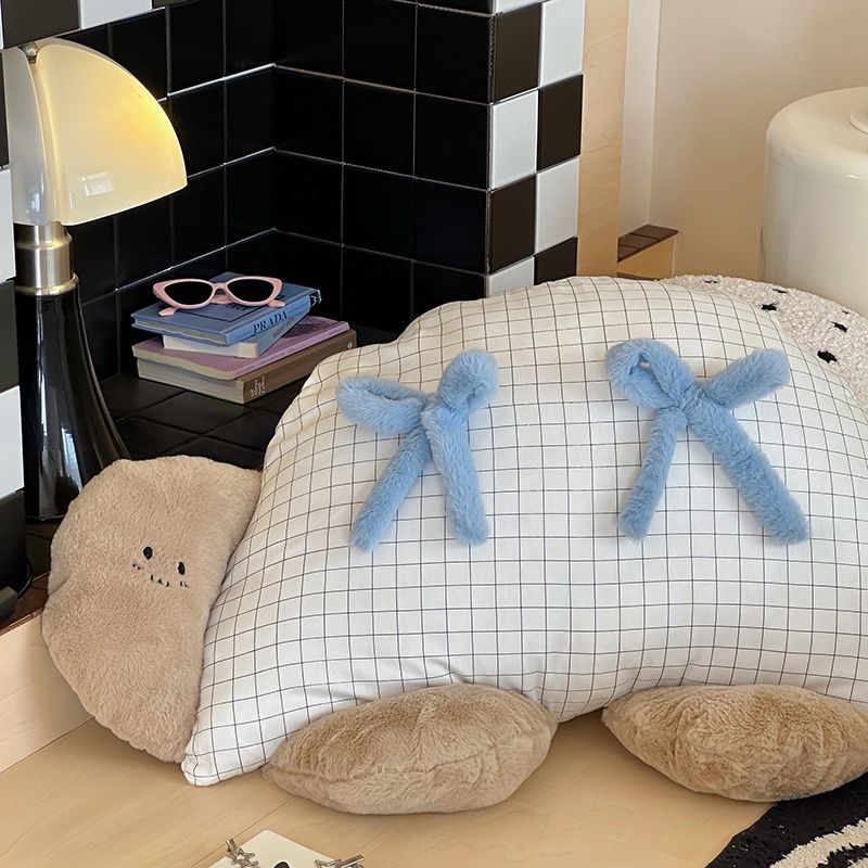 【在途现货】异形格子抱枕 白色/ Cute Tie Bow Pillow White