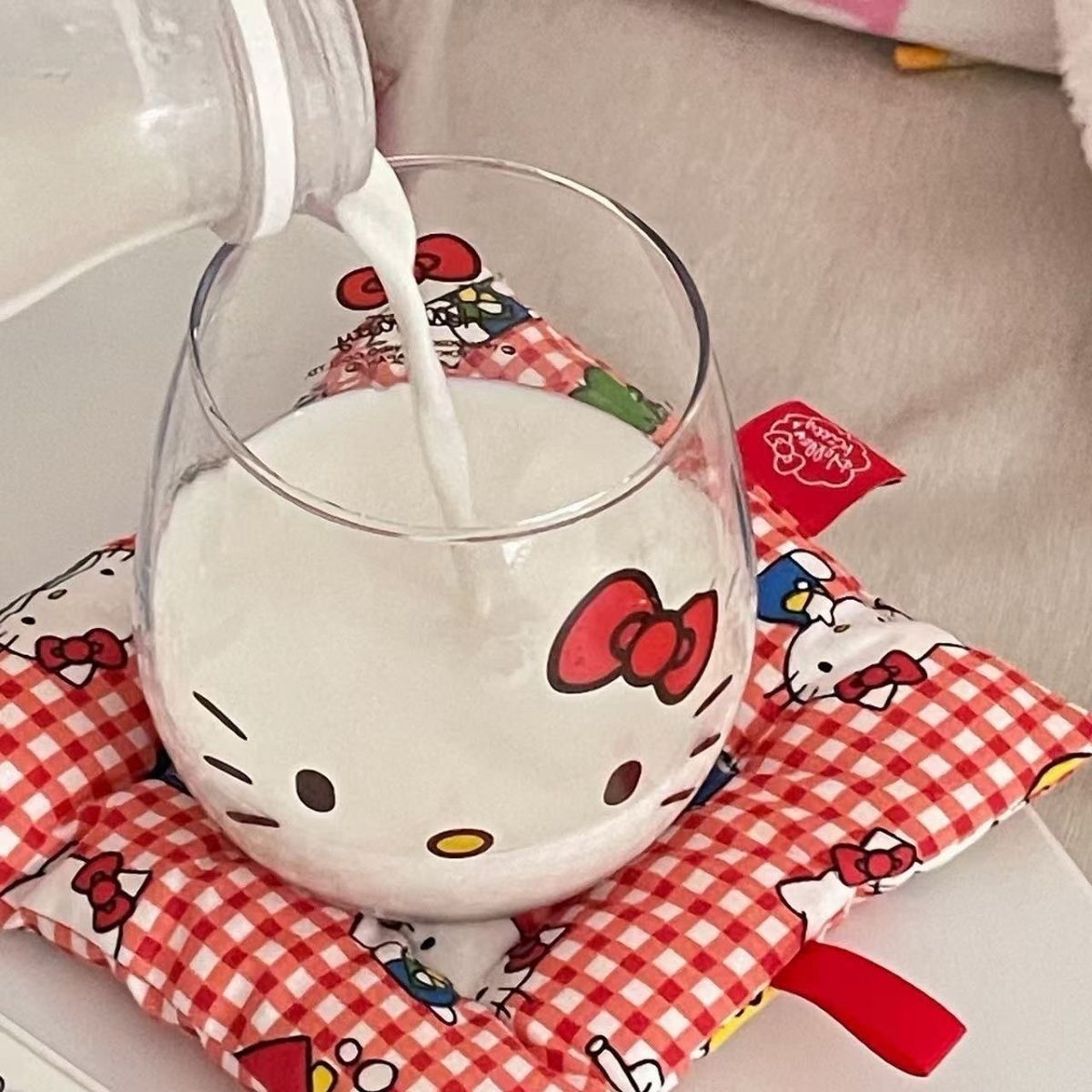 【新品上架】简约透明玻璃杯Simple Transparent Glass Cup (2 variants), pattern: KT Kitty