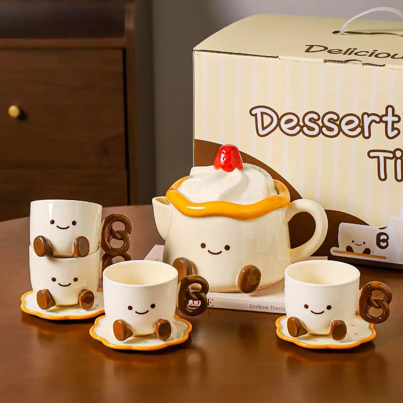 KAWASHIMA Strawberry Cake Tea Set with Teapot, 4 Cups and Saucers - Gift Box