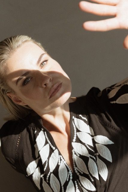 Aimee The Label Tops zwart