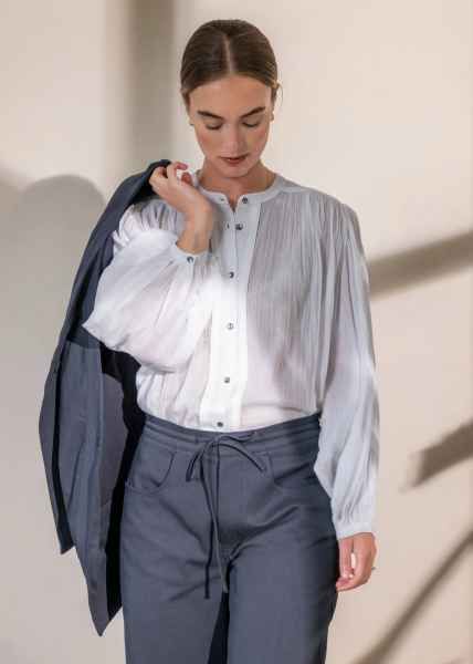 Ruby Tuesday Ilene longsleeve pleated blouse wit