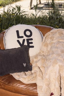 Zusss kussen rond love 45cm zand/antraciet zand / antracietgrijs