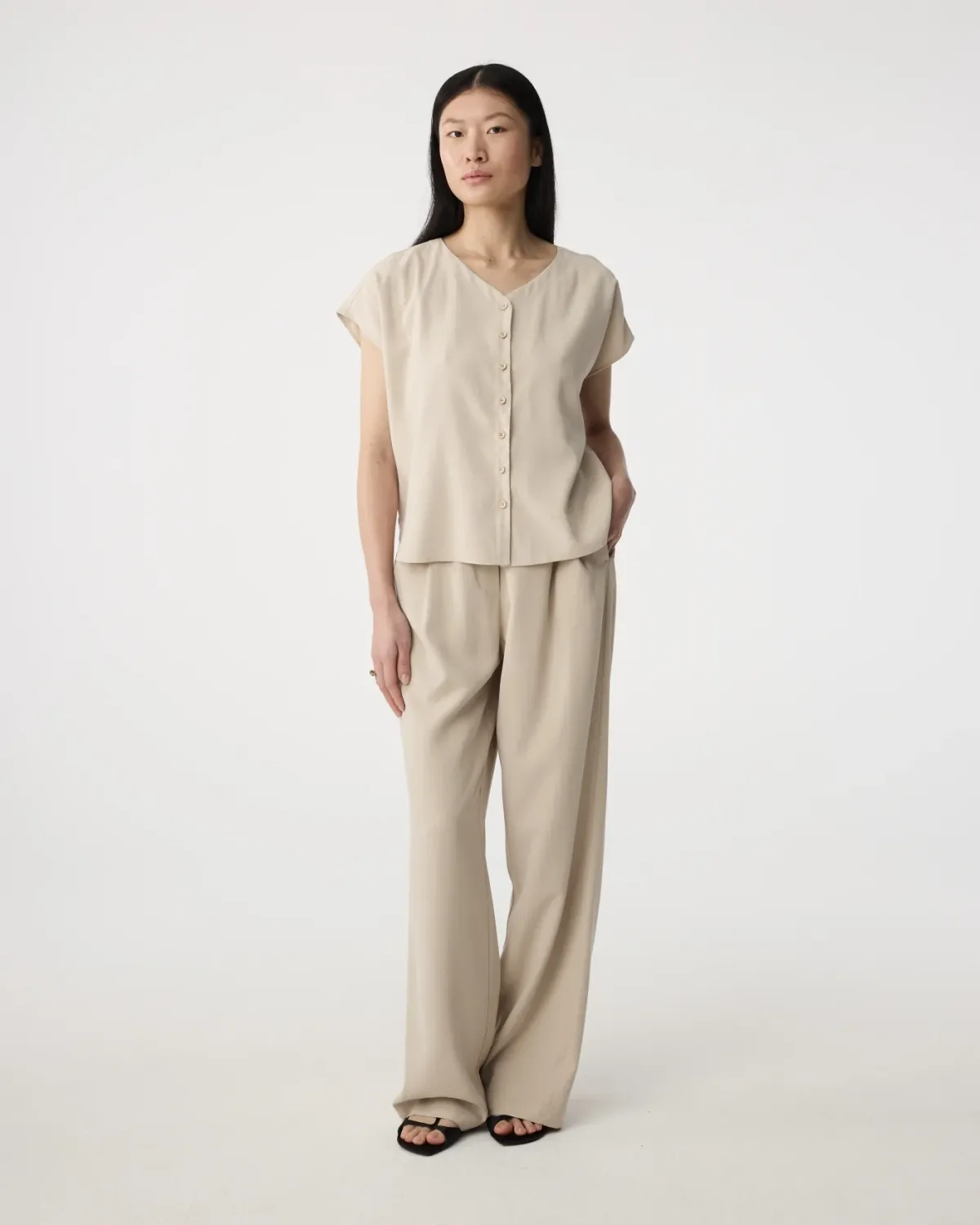 Knit-ted Tess Blouse Sand