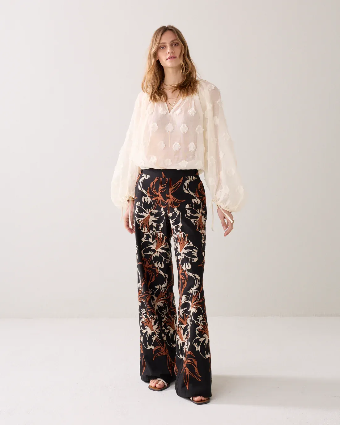 Summum Woman Trousers Embroidered Black