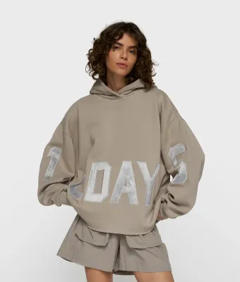 10 Days statement logo hoodie fog