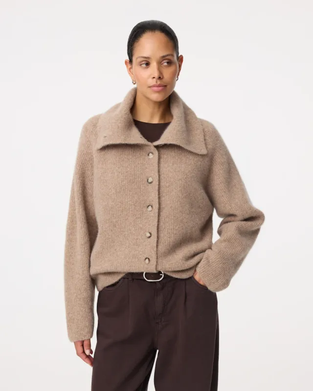 Knit-ted Milo Cardigan Walnut