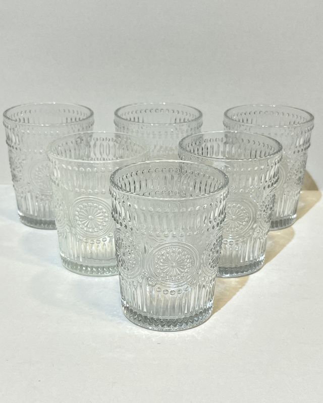 Vasos de vidrio labrados