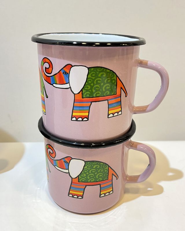 Tazas esmaltadas de diseño rosadas