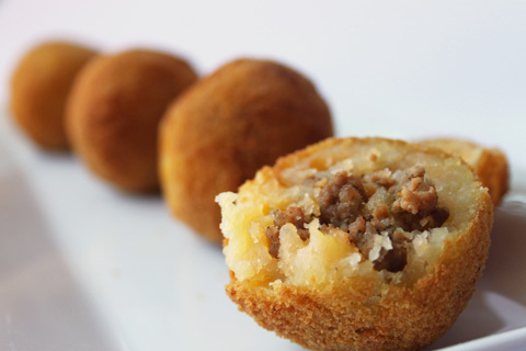 Bola de Yuca con Carne