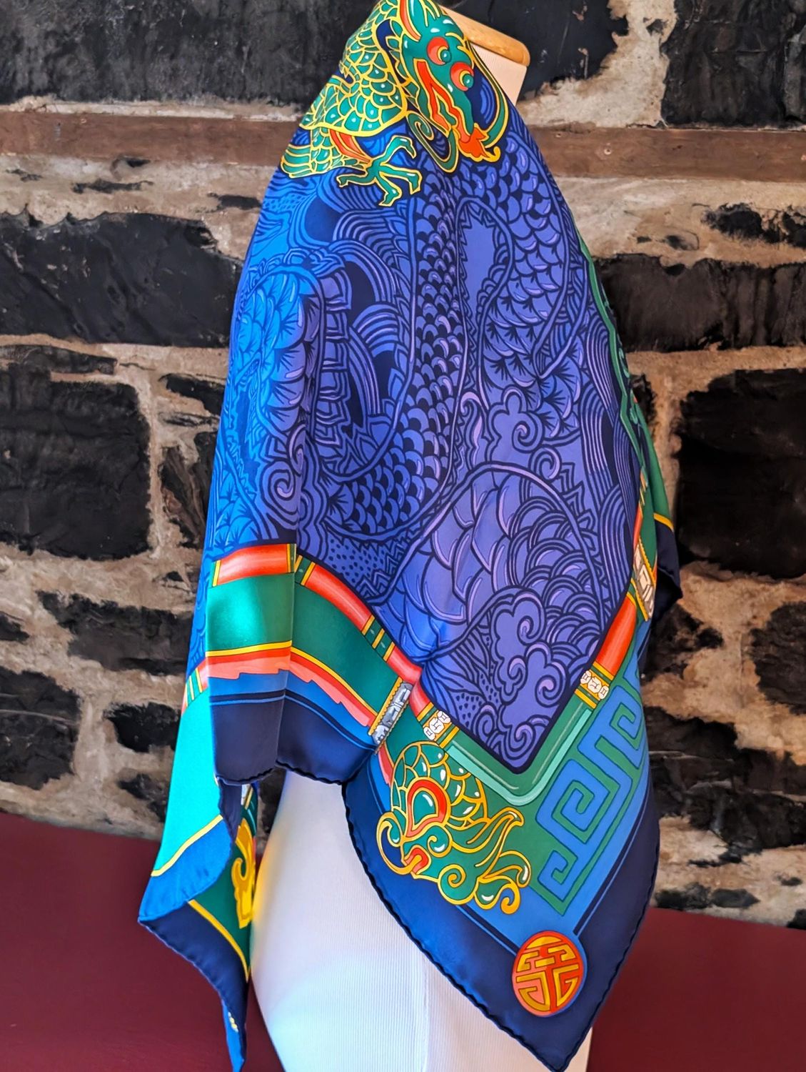 Cartier Paris Scarf Blue Couture French Silk Twill Le Baiser du Dragon motif with Box + Certificate