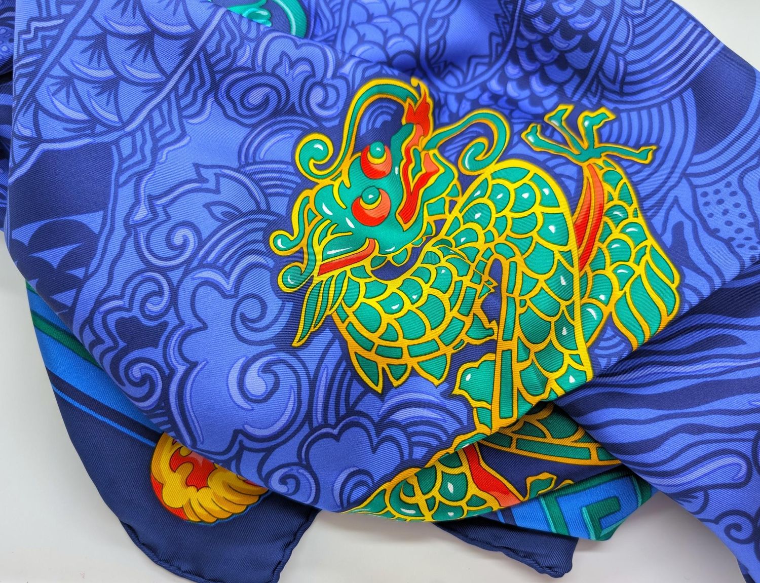 Cartier Paris Scarf Blue Couture French Silk Twill Le Baiser du Dragon motif with Box + Certificate