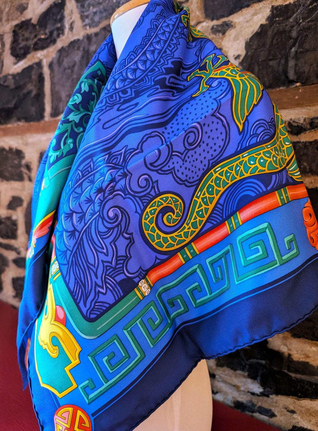 Cartier Paris Scarf Blue Couture French Silk Twill Le Baiser du Dragon motif with Box + Certificate